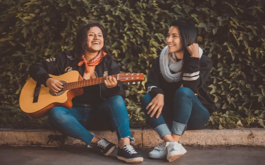 People write songs because there's great satisfaction in the creative process and it provides freedom of expression. Song writing also acts as a form of self therapy and provides vital emotional understanding of the world around us.